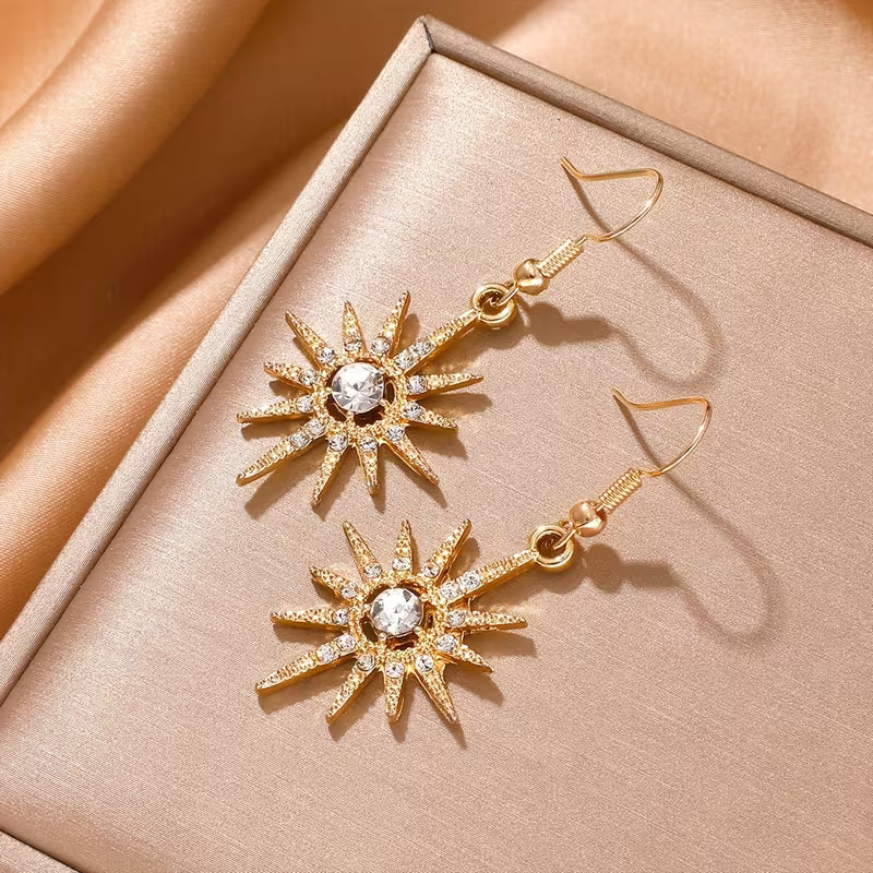 4pcs Elegant Sun Pendant Jewelry Set Luxurious Rhinestones.