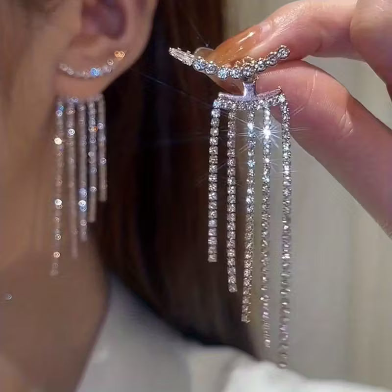 Elegant Geometric Front-and-Back Chain Earrings.