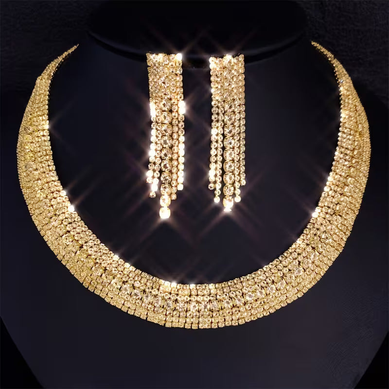 New Stylish Golden Necklace And Earring Jewelry Set.