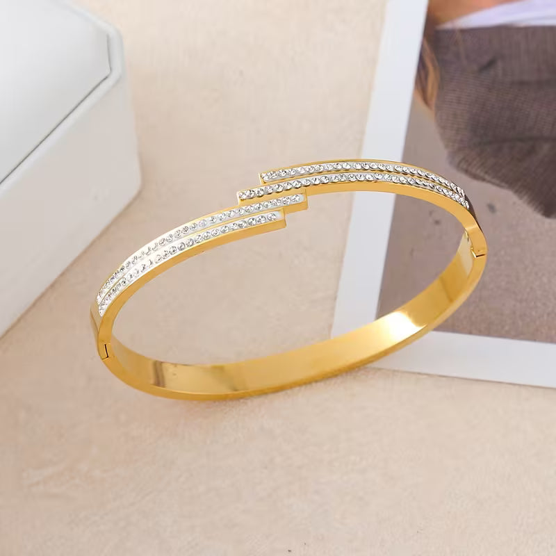 18K Gold Plated Claddagh Rhinestone Bracelet