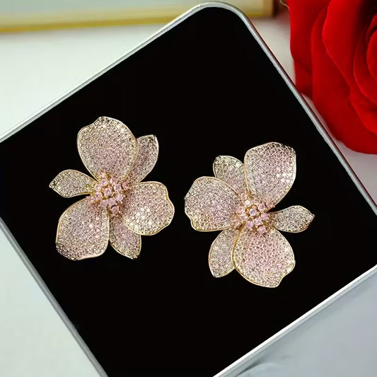 1 Pair Flower Stud Earrings.