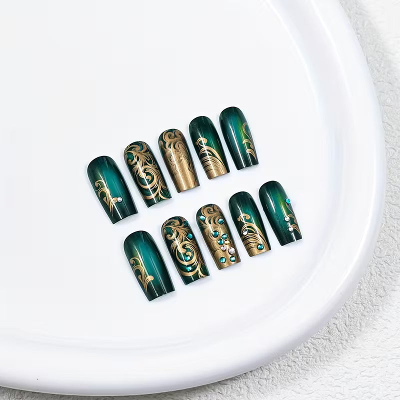 24pcs French-Style Green Glitter Press-On Nails.
