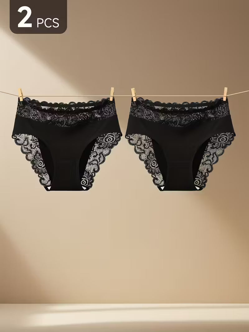 2pcs Solid Color Lace-Trimmed Briefs.