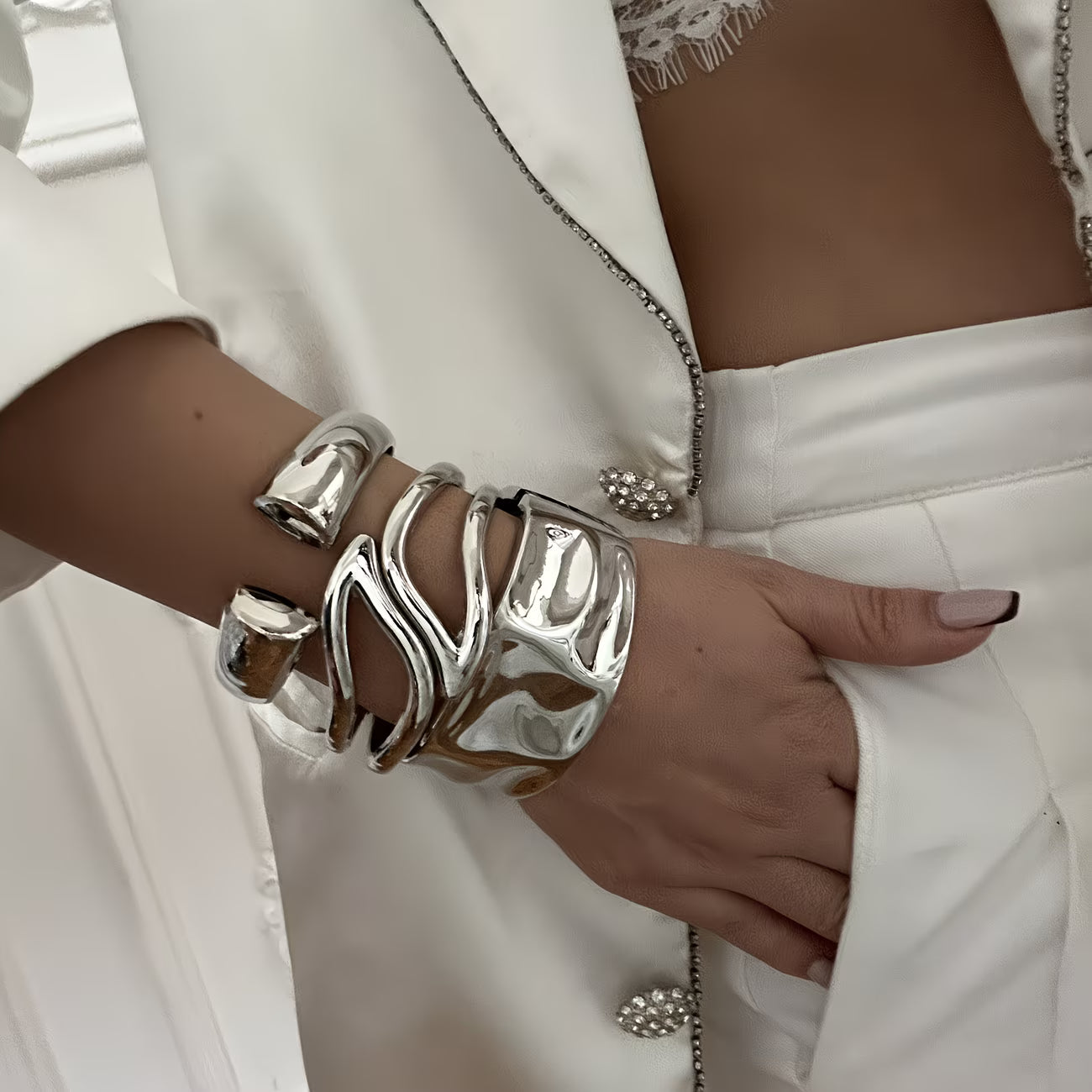 3pc Exaggerated Hammered Gold Cuffs Bracelet Set.