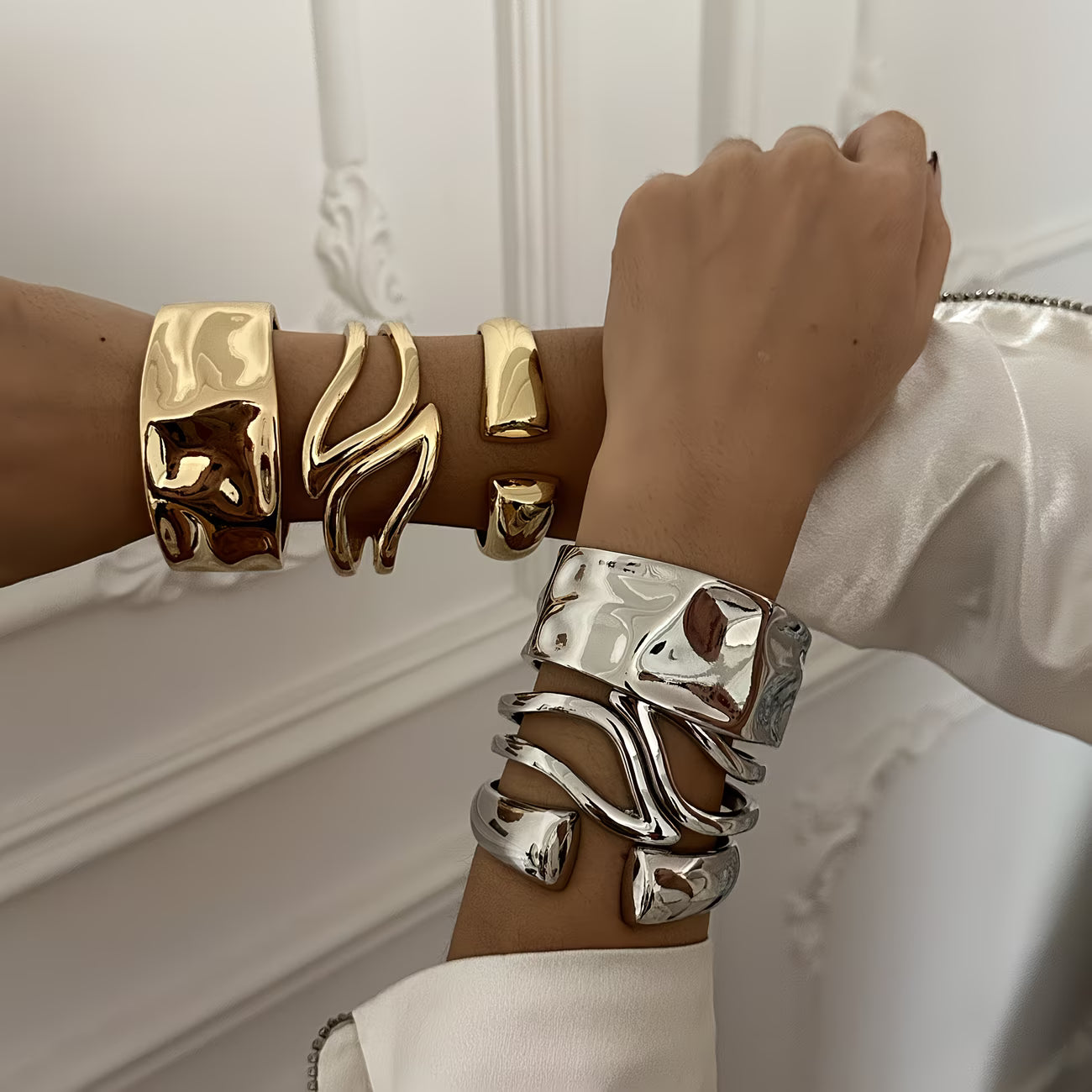 3pc Exaggerated Hammered Gold Cuffs Bracelet Set.
