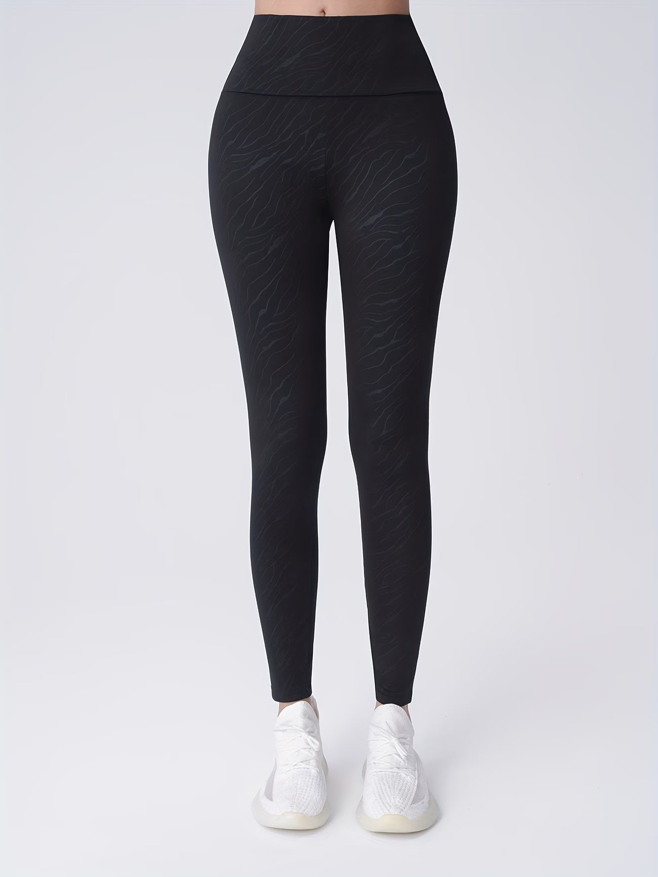 All-Over Leopard Print Cropped Legging.