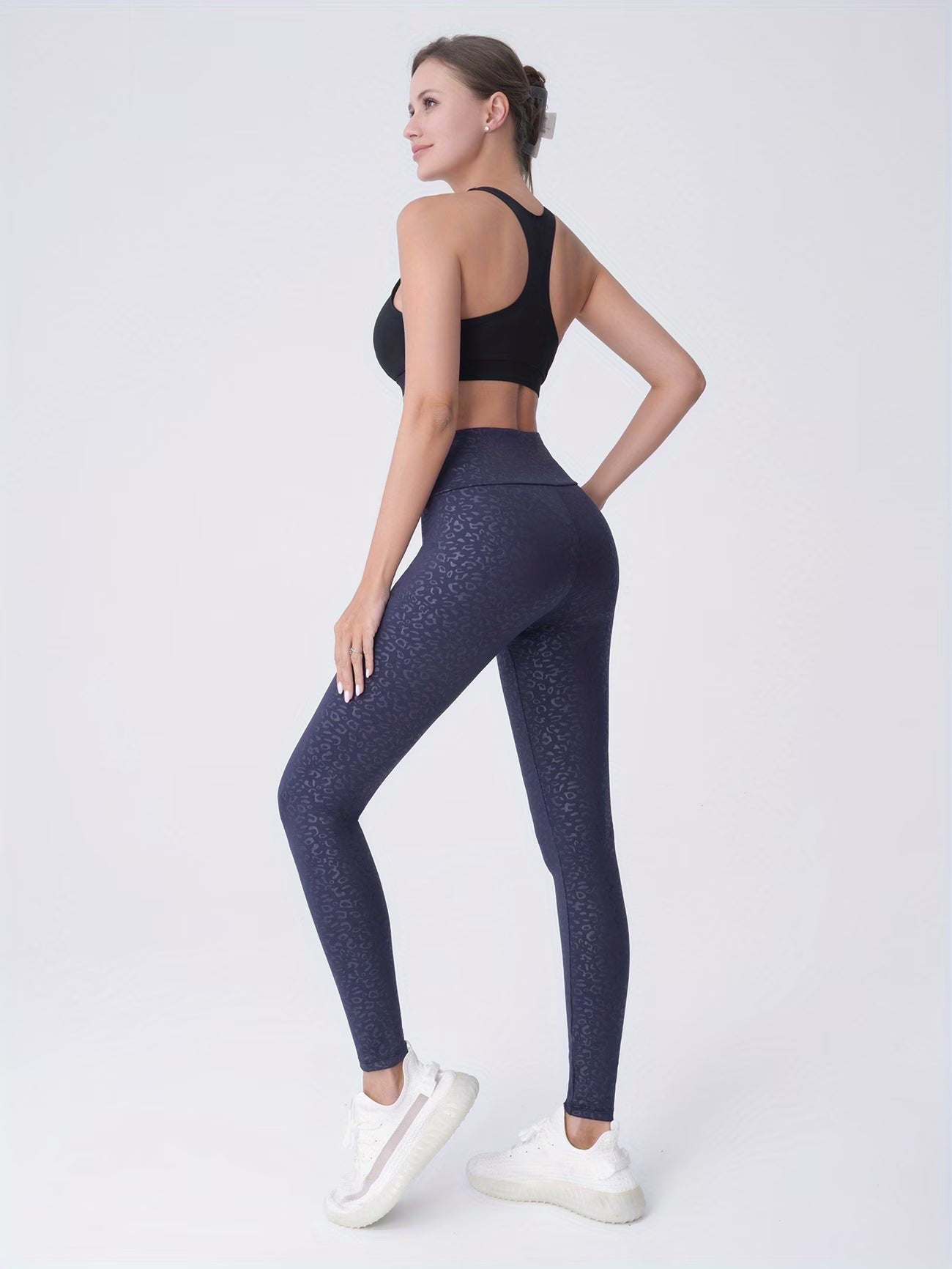 All-Over Leopard Print Cropped Legging.