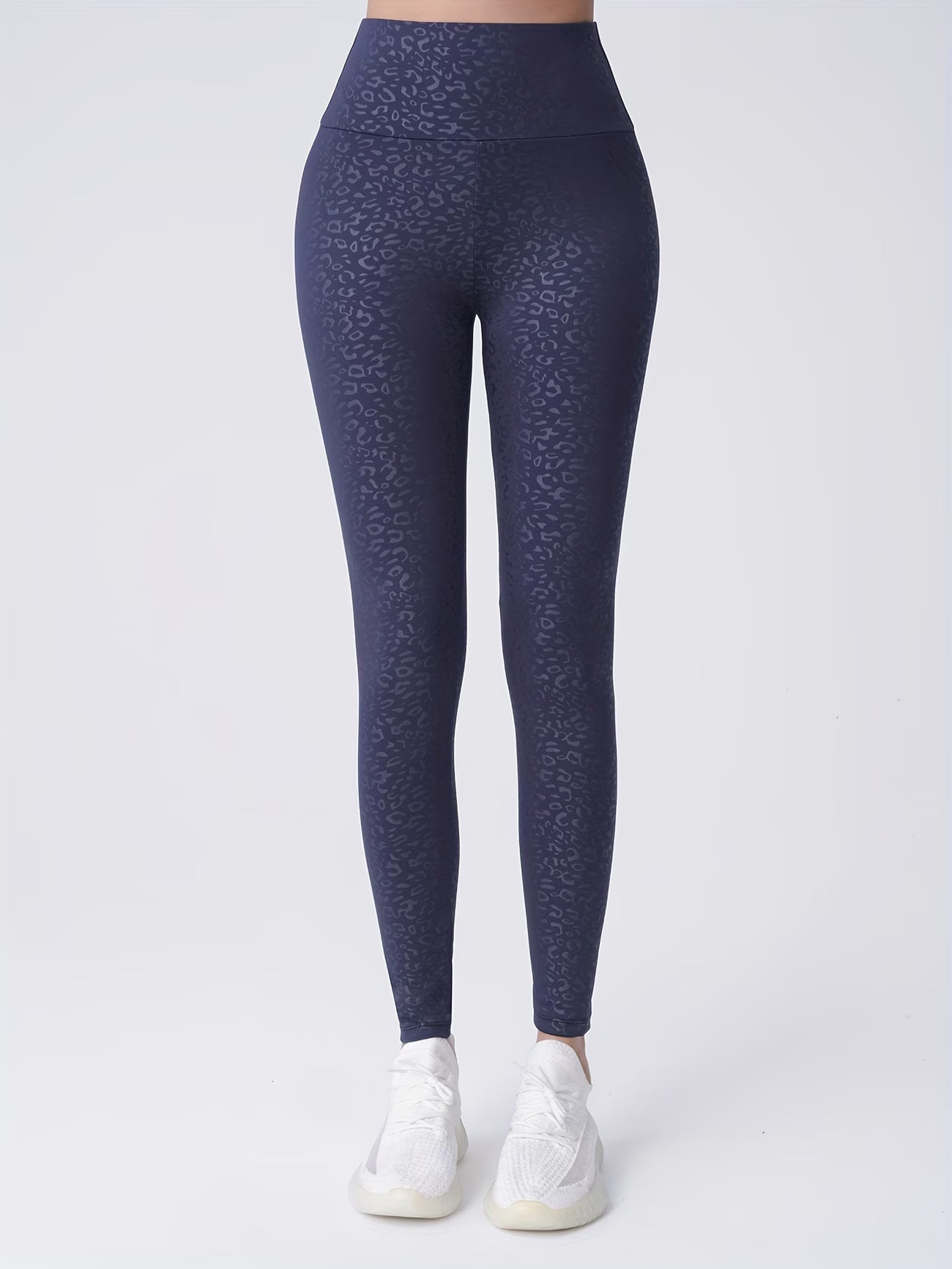 All-Over Leopard Print Cropped Legging.