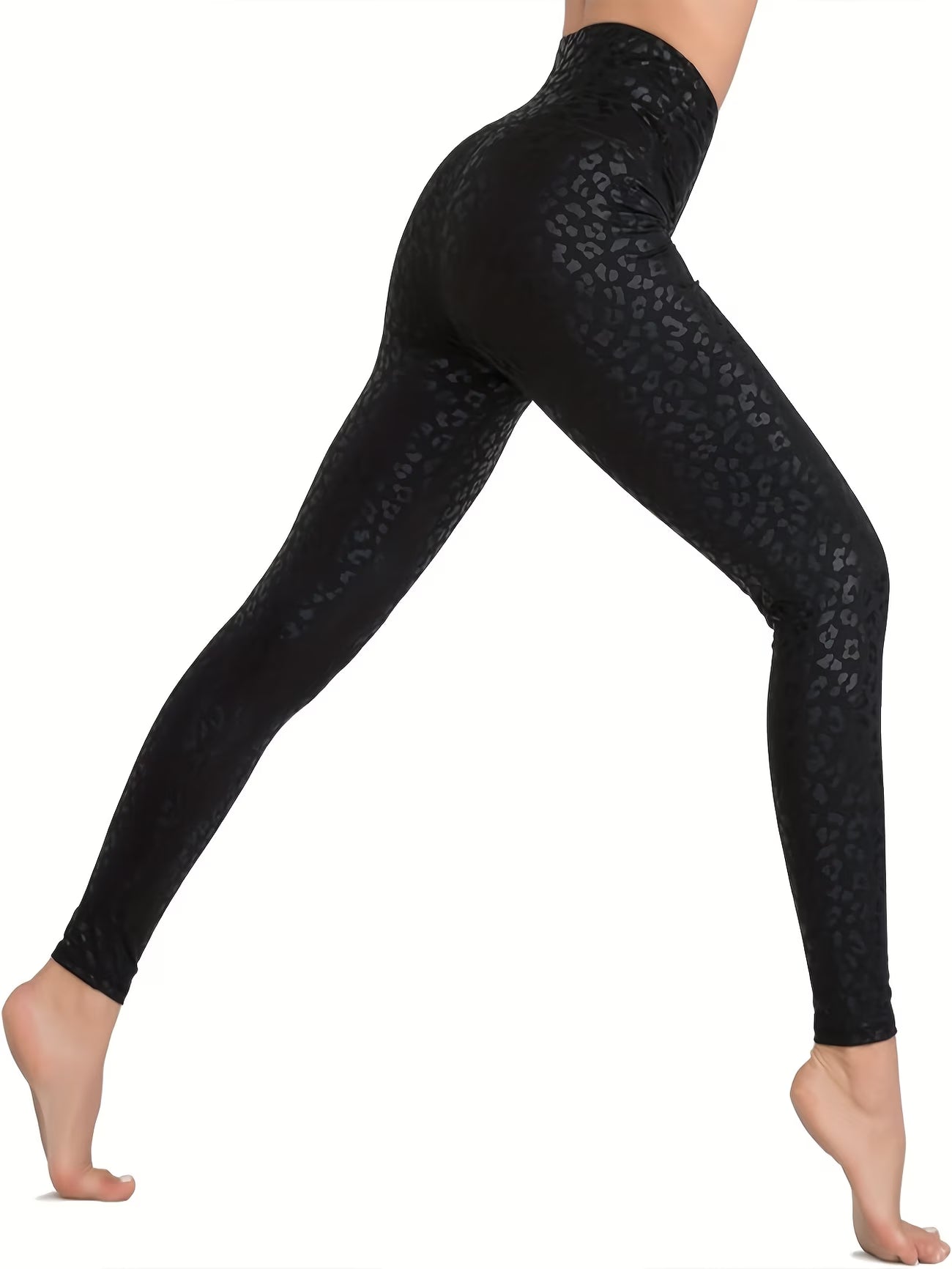 All-Over Leopard Print Cropped Legging.