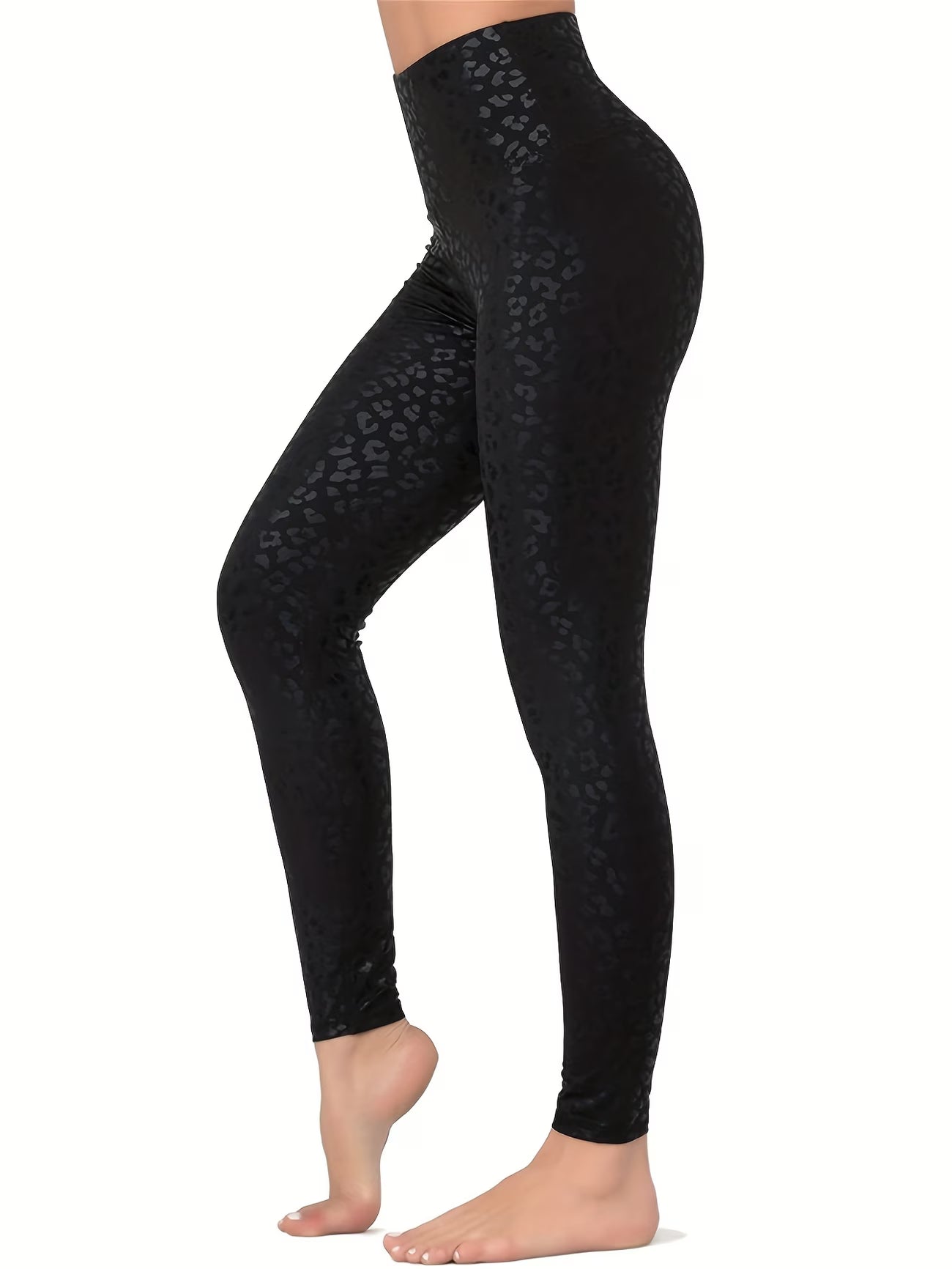 All-Over Leopard Print Cropped Legging.