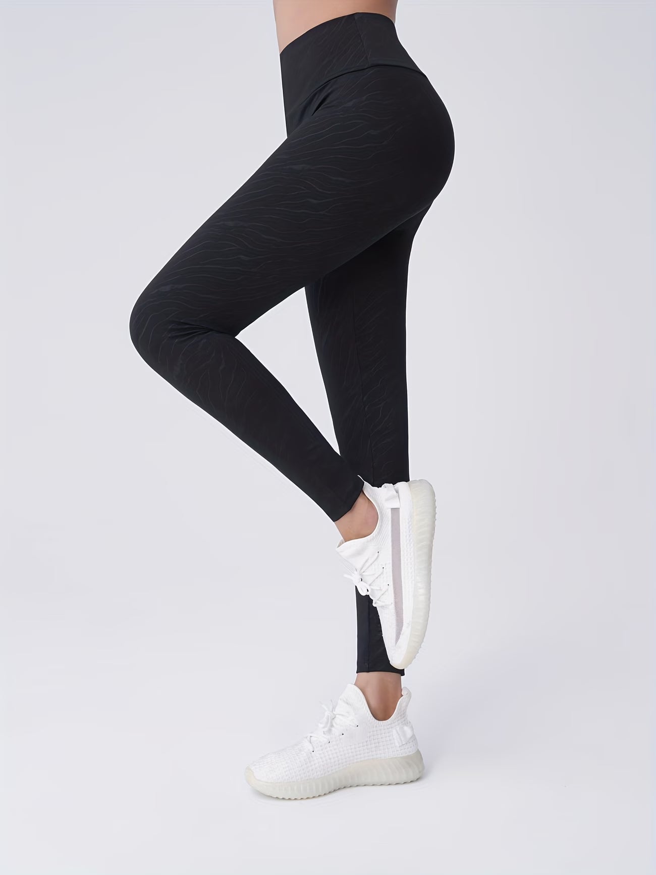 All-Over Leopard Print Cropped Legging.
