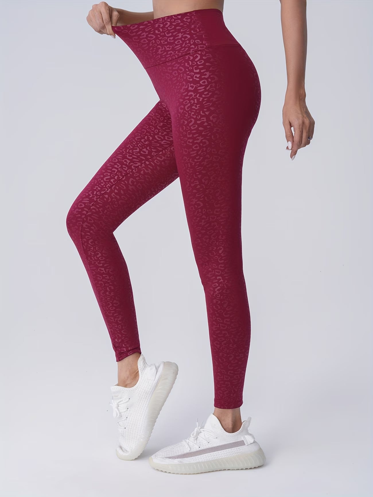 All-Over Leopard Print Cropped Legging.