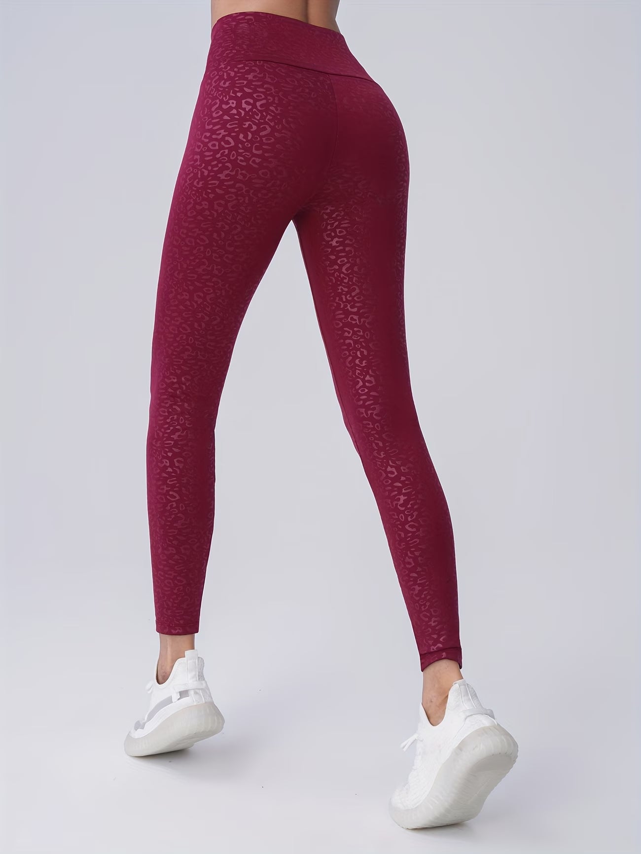 All-Over Leopard Print Cropped Legging.