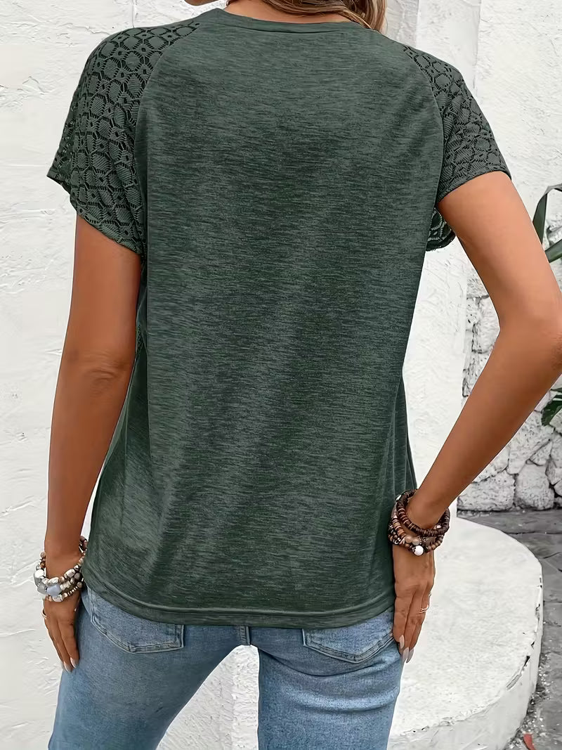 Color-Block Lace Sleeve T-shirt.