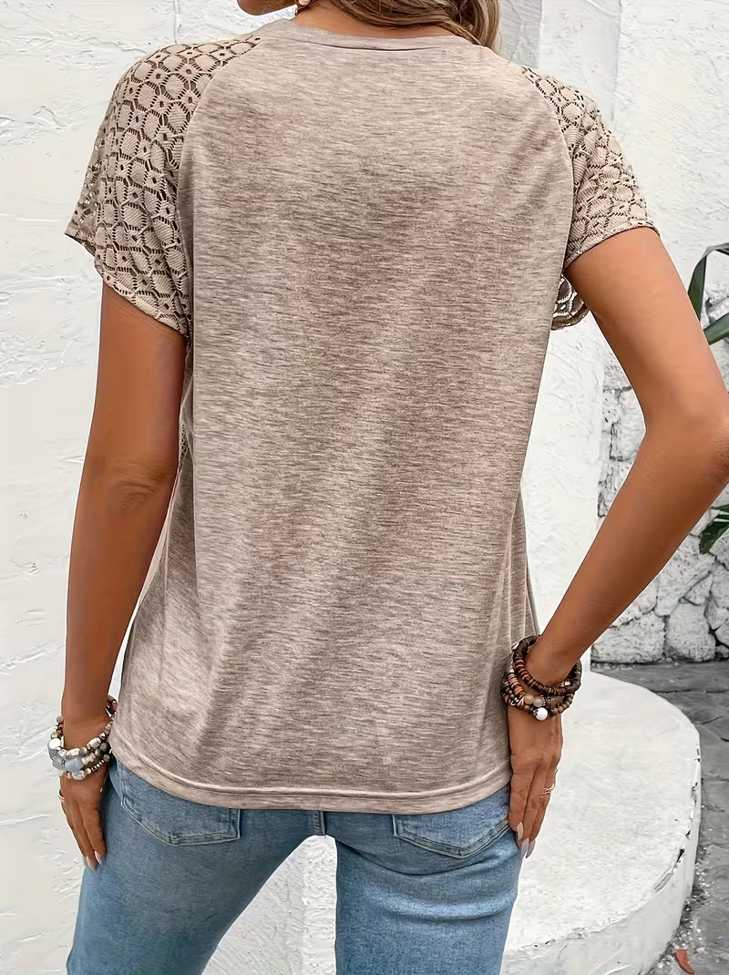 Color-Block Lace Sleeve T-shirt.
