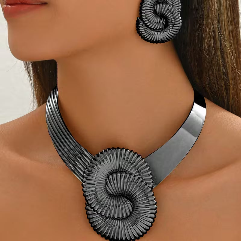 Creative V-Shaped Jewelry Set.