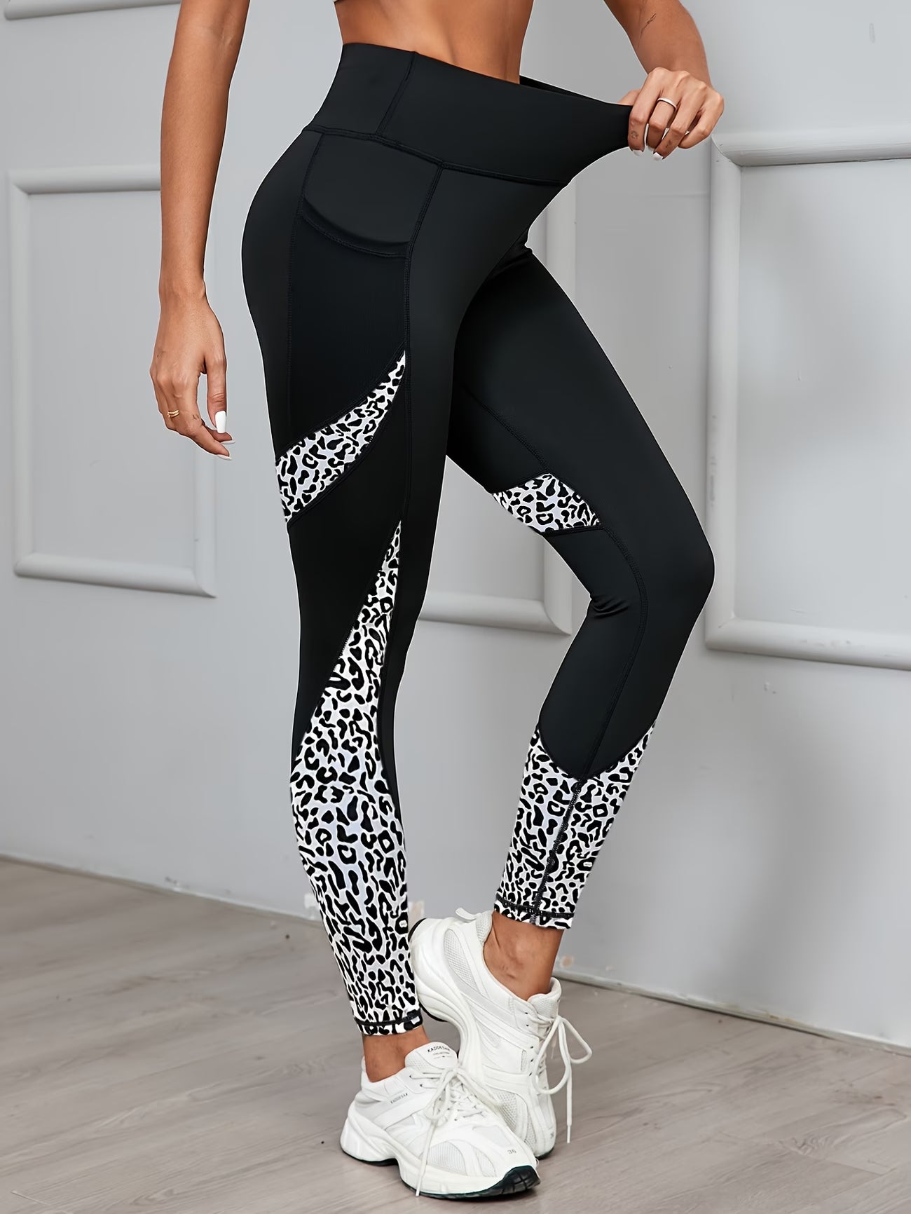Cropped Leopard-Mesh Yoga Legging.