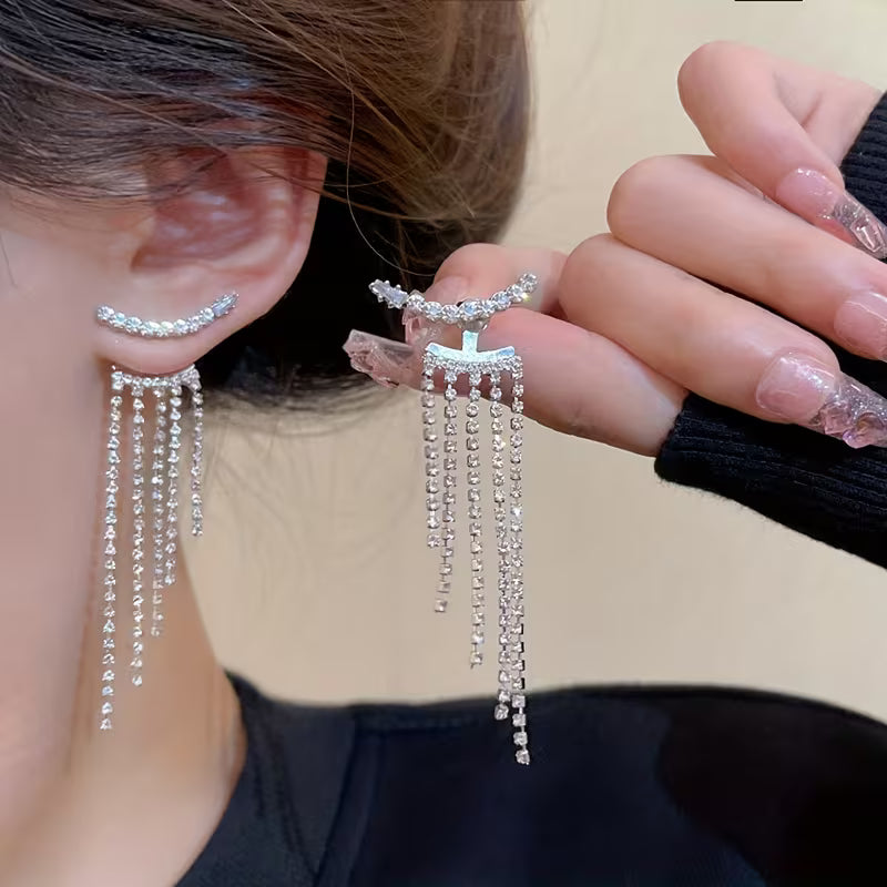 Elegant Geometric Front-and-Back Chain Earrings.