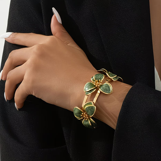 Elegant Green Clover Gemstone Bangle.