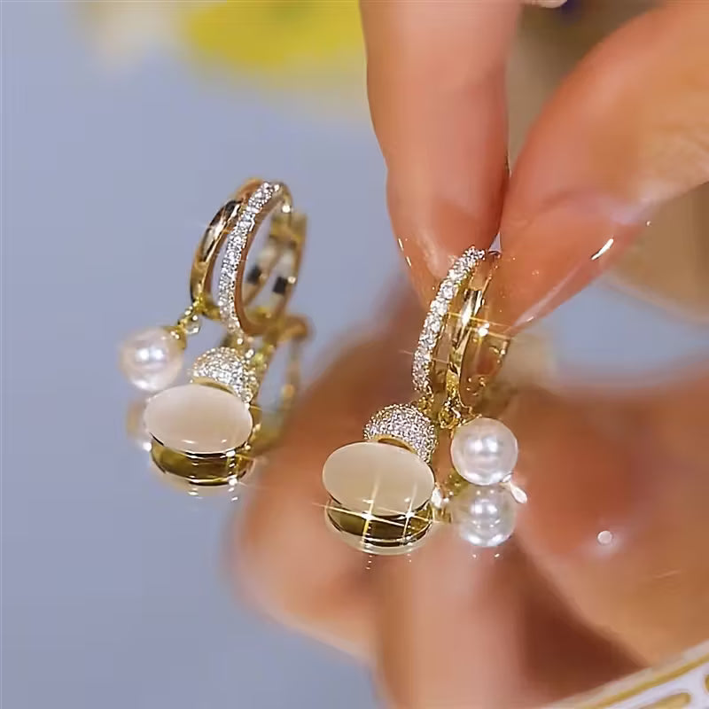 Elegant High-end Imitation Faux Pearl Gourd Pendant Earrings.