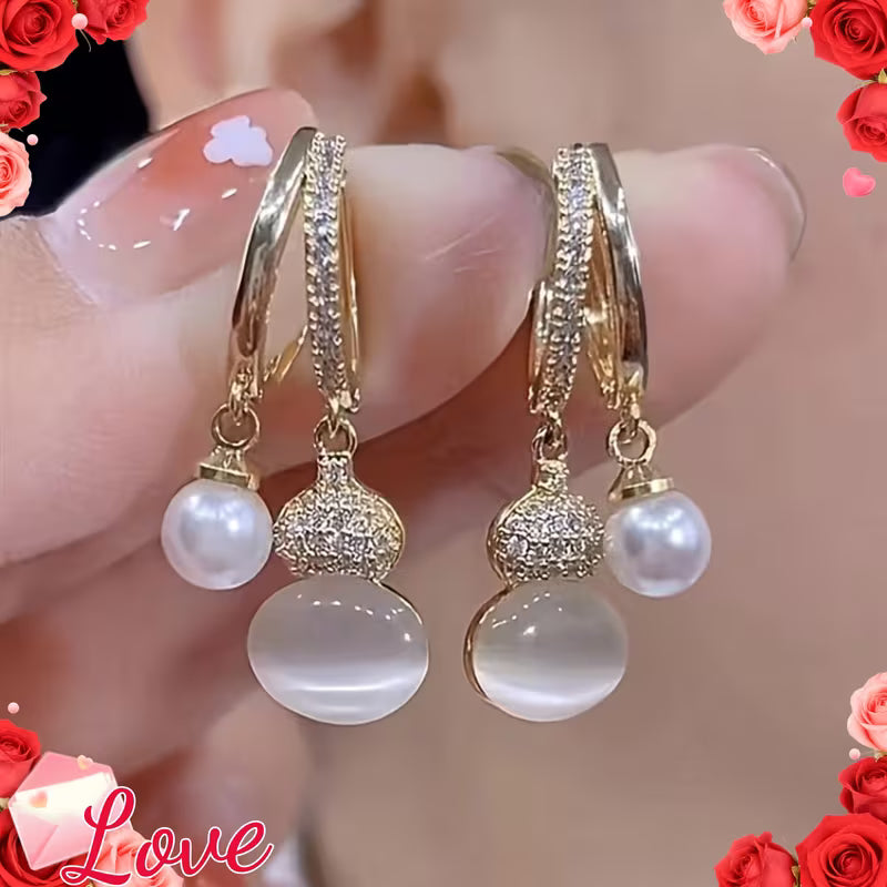 Elegant High-end Imitation Faux Pearl Gourd Pendant Earrings.