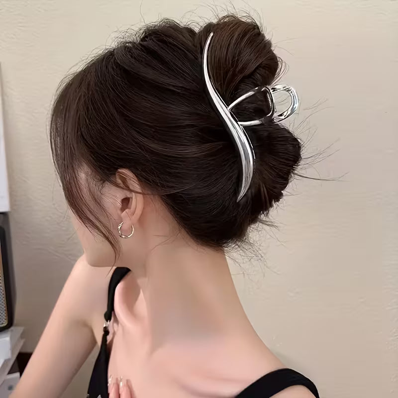 2 Pcs Elegant Metal Shark Claw Set.