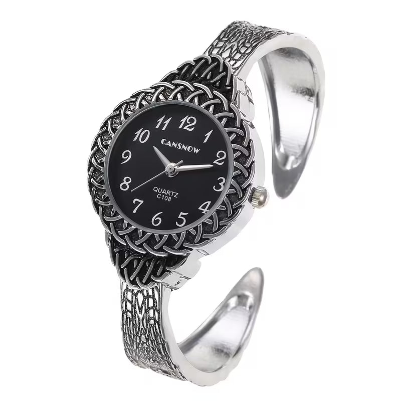 Elegant Vintage-Inspired Women's Quartz Bracelet Watch.