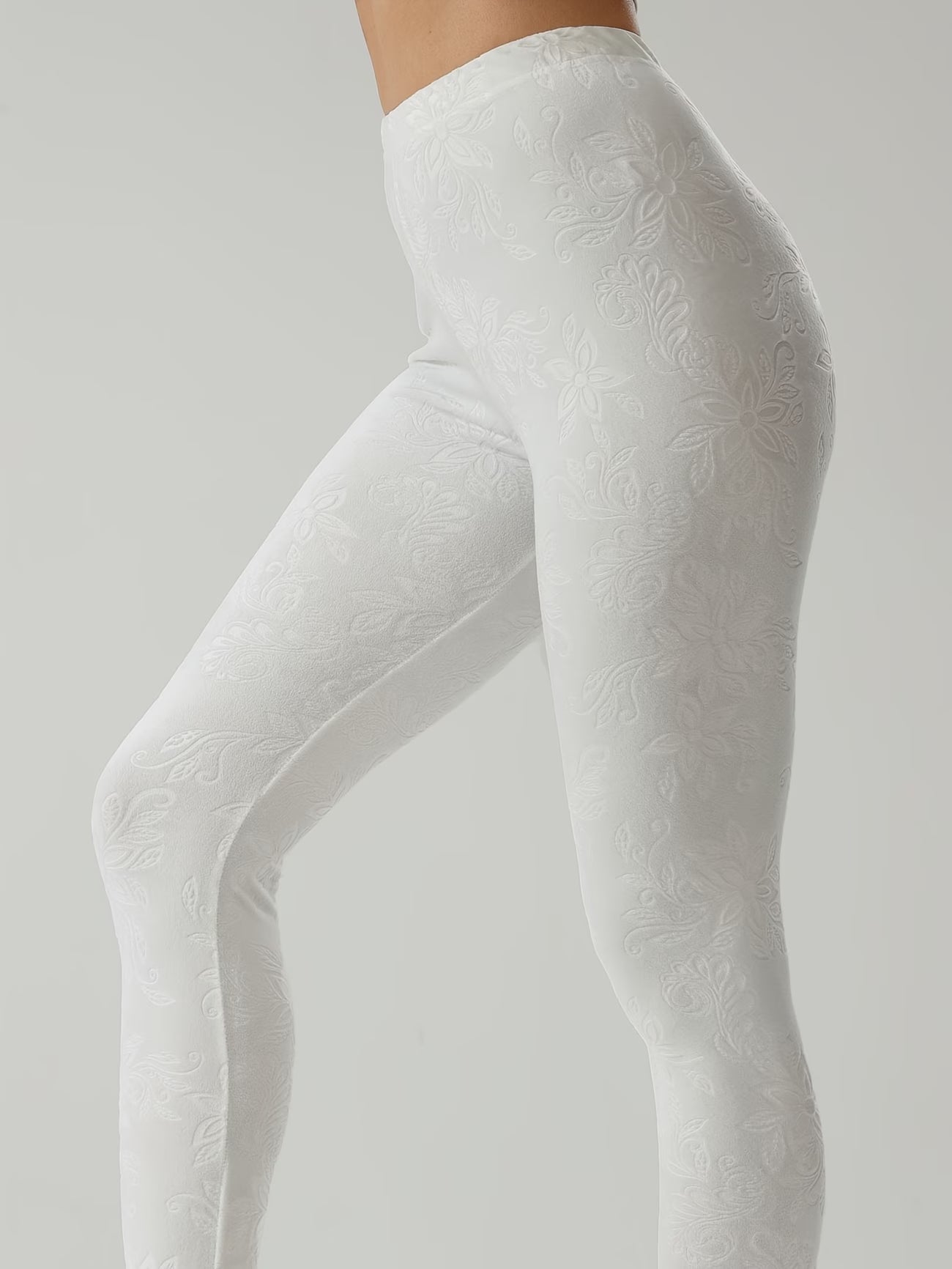 Floral Jacquard Embossed Leggings.