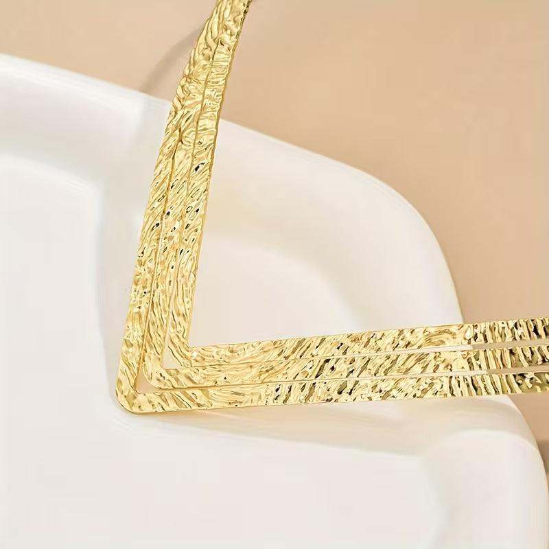 Geometric Golden V-Shaped Collar Necklace Jewelry.