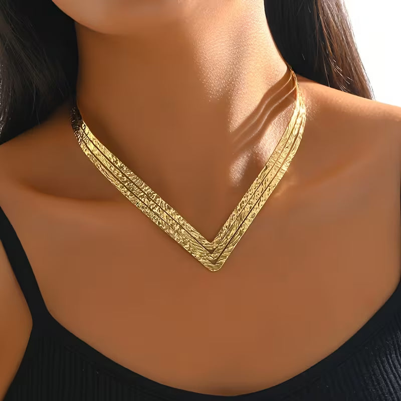 Geometric Golden V-Shaped Collar Necklace Jewelry.