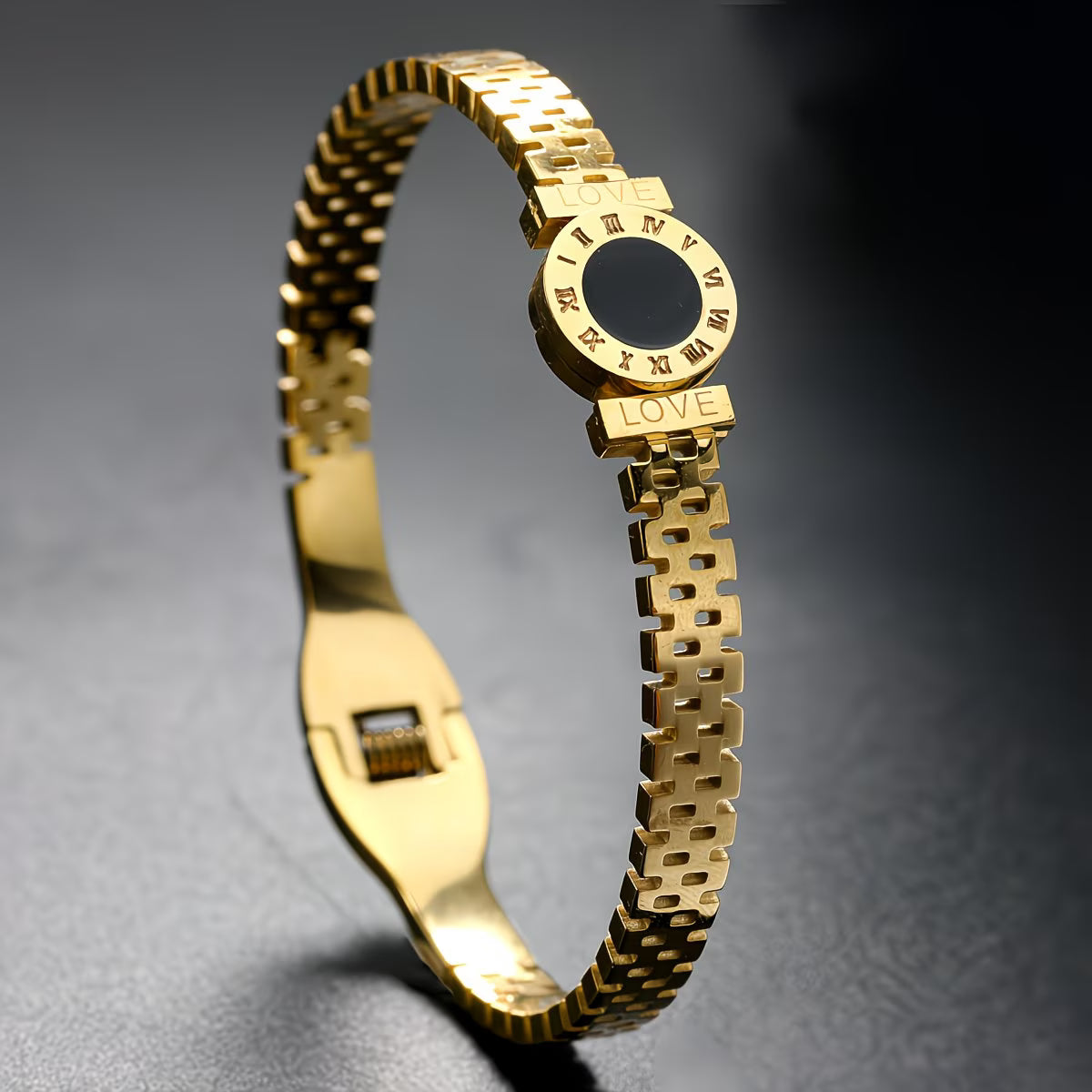 Golden Vintage Watch-Band Bracelet.