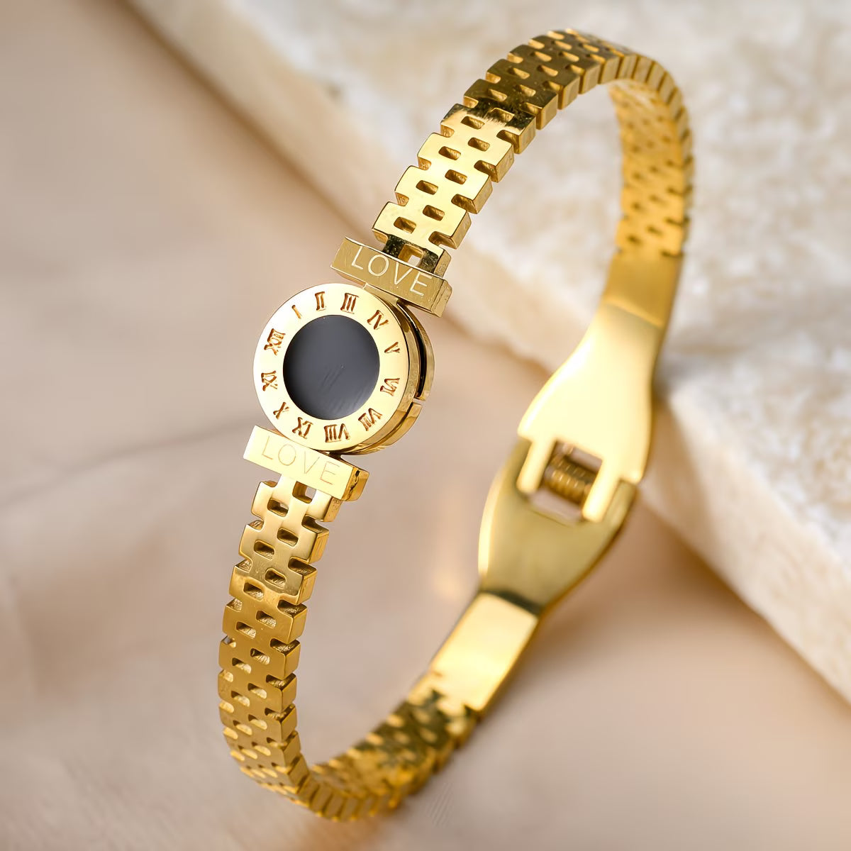 Golden Vintage Watch-Band Bracelet.