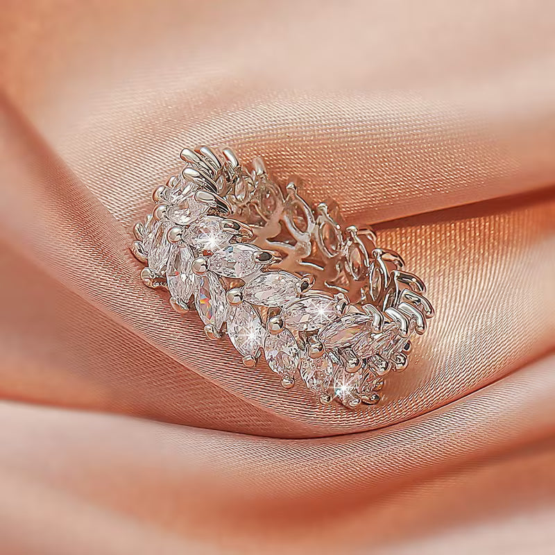 Horse Eye Shaped White Synthetic Zirconia Circle Ring.