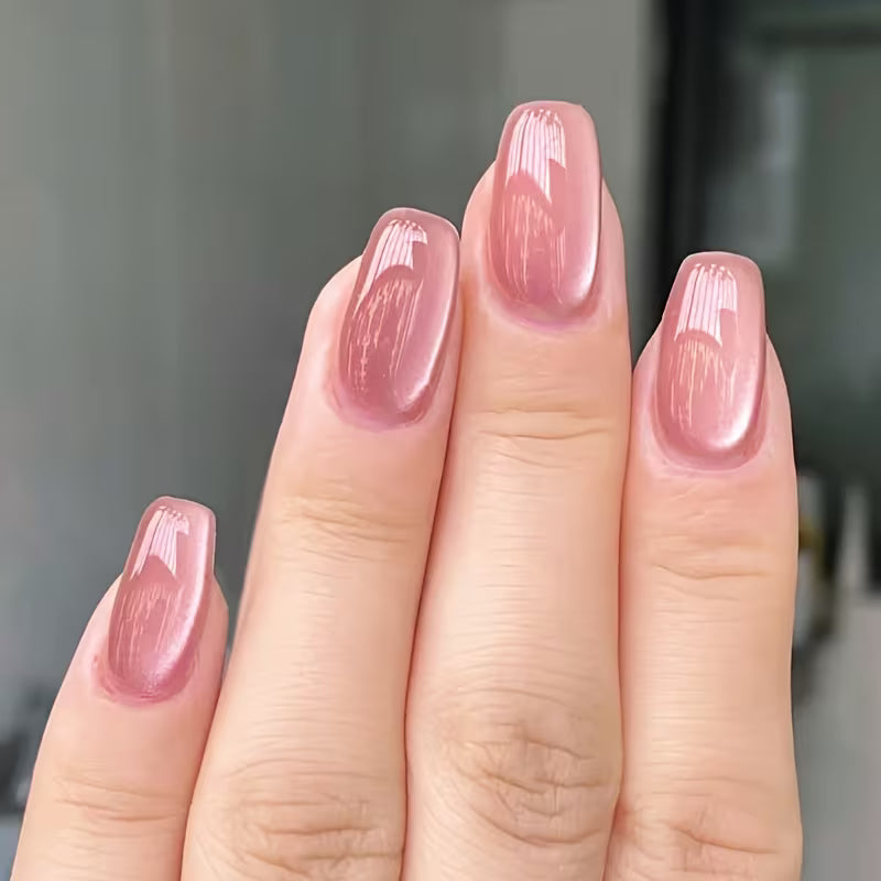 Light Pink Cat Eye Magnetic Gel Nail Polish.