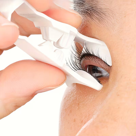 Magnetic False Eyelash Kit.