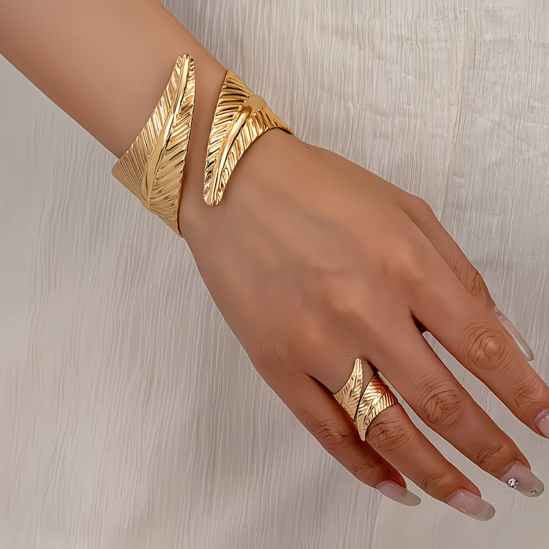 Minimalist 14K Gold Plated Bracelet & Ring Set.
