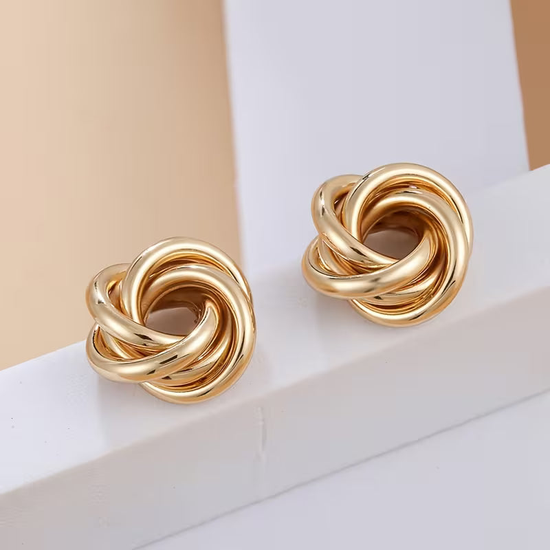 Minimalist Circular Flower Shape Stylish Earrings.