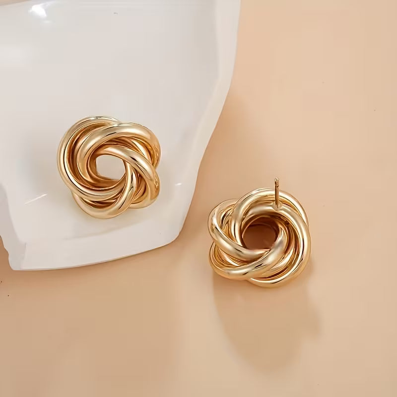 Minimalist Circular Flower Shape Stylish Earrings.