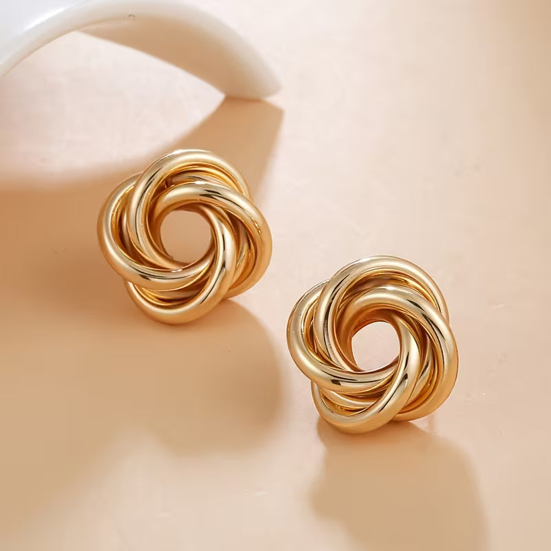 Minimalist Circular Flower Shape Stylish Earrings.