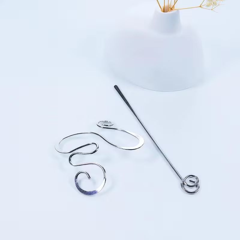 Minimalist "Liquid Metal" Hair Clip for Elegant Styling.