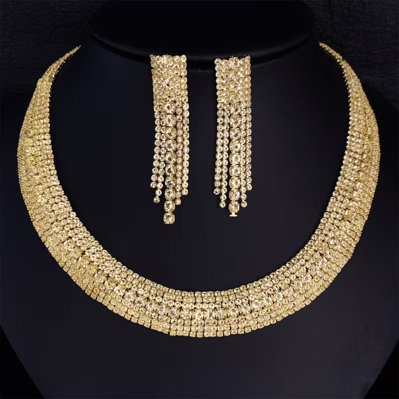 New Stylish Golden Necklace And Earring Jewelry Set.