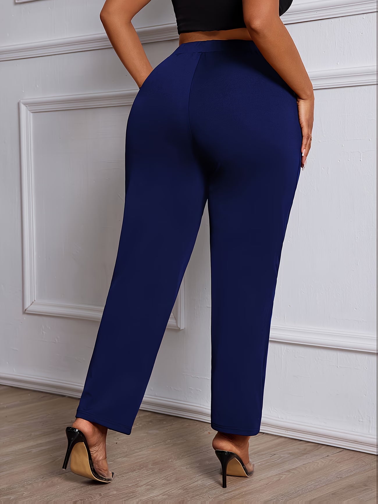 Plus Size Elegant Straight-Leg Trouser.