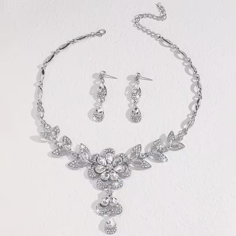 Retro Glamour Jewelry Set.