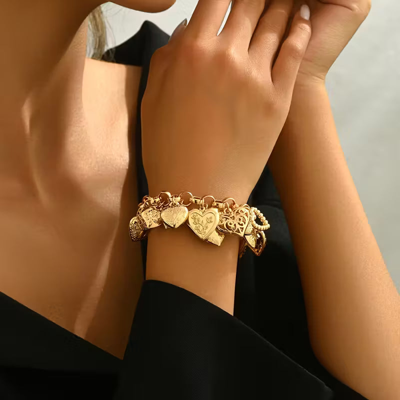 Retro Hollow Love Shape Bracelet.
