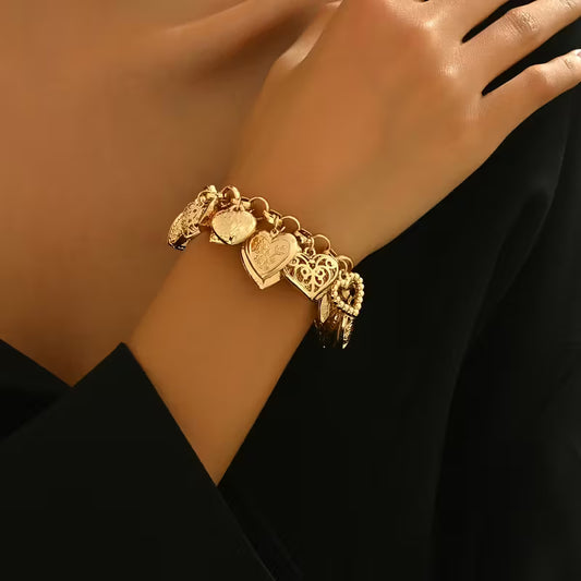 Retro Hollow Love Shape Bracelet.