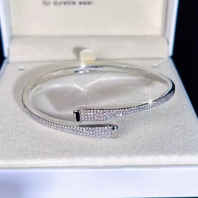 Simple Luxury Open Bengle.