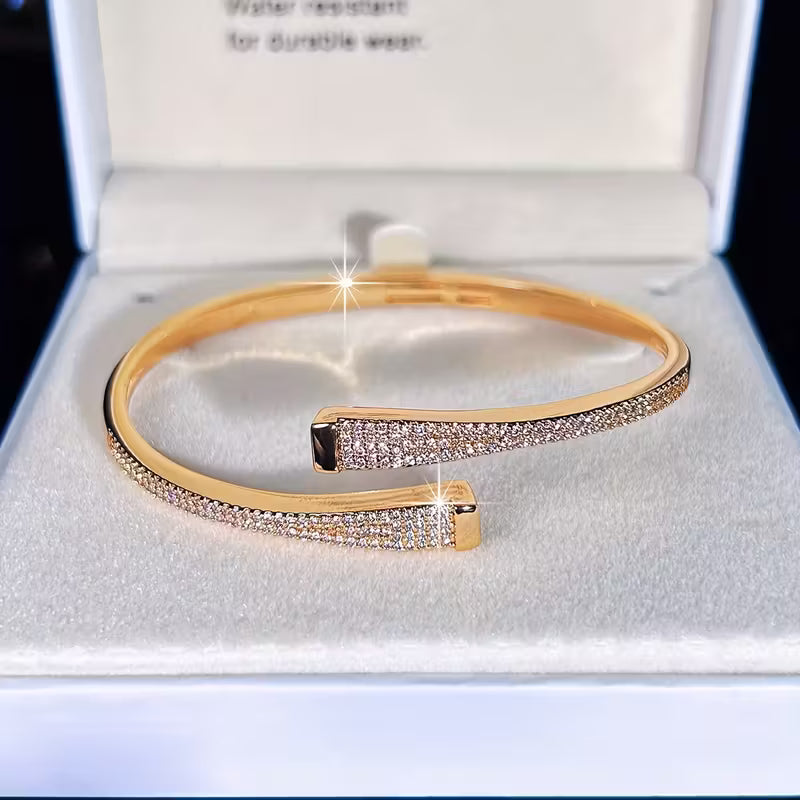 Simple Luxury Open Bengle.