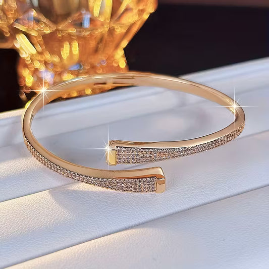 Simple Luxury Open Bengle.