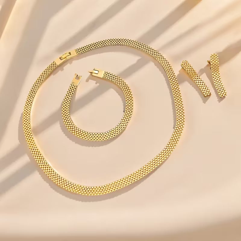 Simple Urban Fashion Necklace, Earrings & Bracelet Set.
