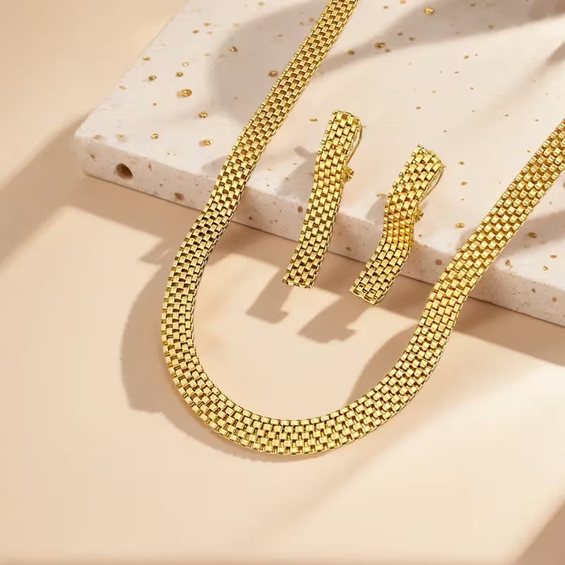 Simple Urban Fashion Necklace, Earrings & Bracelet Set.